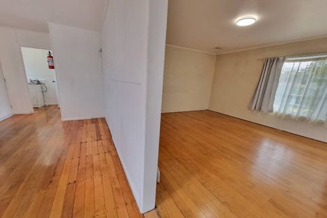 Photo of property in 64 Smythe Road, Henderson, Auckland, 0612