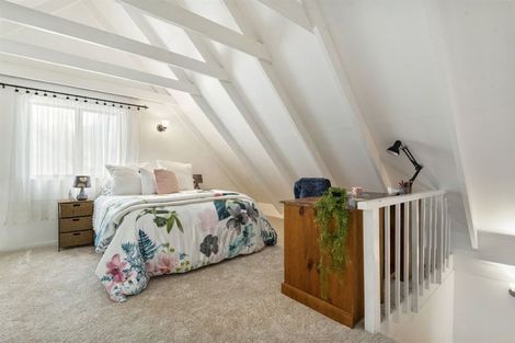 Photo of property in 2/1 Mulberry Place, Glenfield, Auckland, 0629