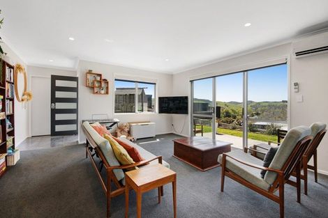 Photo of property in 19 Rauta Way, Helensville, 0800