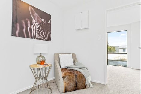 Photo of property in 1/267 Great North Road, Henderson, Auckland, 0612