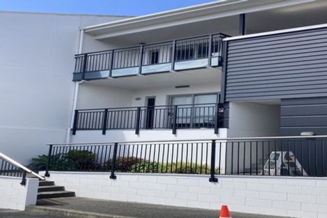 Photo of property in 5e/71 Spencer Road, Oteha, Auckland, 0632