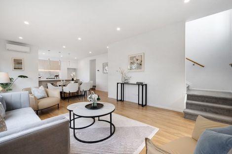 Photo of property in 16 Gosford Drive, Botany Downs, Auckland, 2010