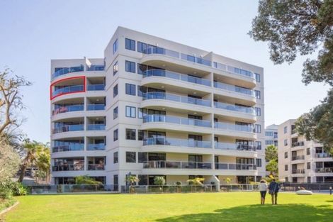Photo of property in 5d/173 Hurstmere Road, Takapuna, Auckland, 0622
