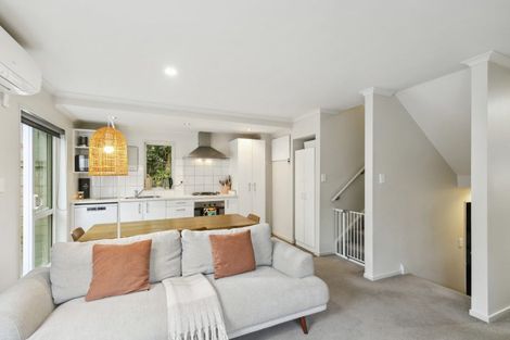 Photo of property in 16u3 Black Rock Road, Newlands, Wellington, 6037