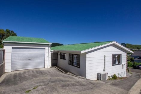 Photo of property in 2 Alister Way, Churton Park, Wellington, 6037