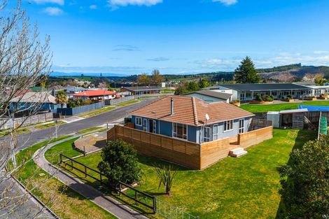 Photo of property in 4 Kauri Drive, Wairakei, Taupo, 3332