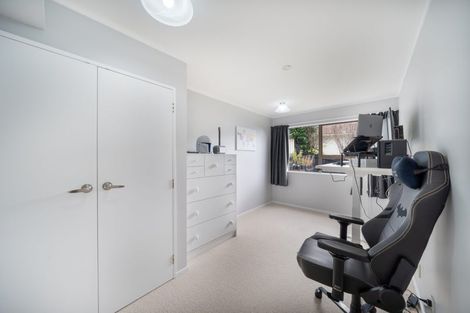 Photo of property in 60 Woodman Drive, Tawa, Wellington, 5028