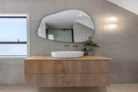 Photo of property in 44b Walton Street, Red Beach, 0932