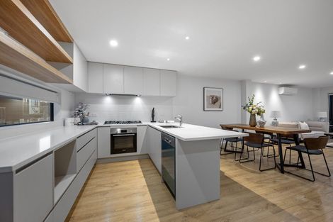 Photo of property in 2e Fowler Street, Northcote, Auckland, 0627