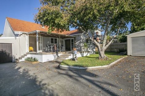 Photo of property in 43 Cambridge Road, Riverhead, 0820