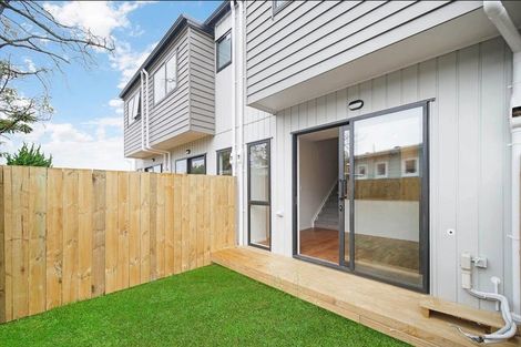Photo of property in 3/32 Sunlands Drive, Manurewa, Auckland, 2102