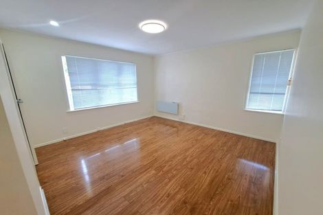 Photo of property in 6 Wharf Road, Te Atatu Peninsula, Auckland, 0610