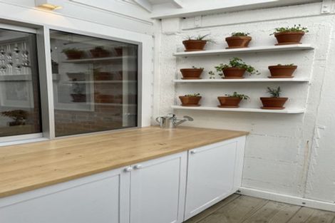 Photo of property in 201 Onepu Road, Lyall Bay, Wellington, 6022