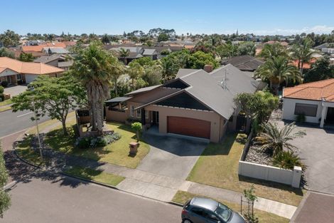 Photo of property in 1 Piha Close, Papamoa Beach, Papamoa, 3118