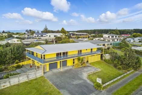 Photo of property in 9 Takitimu Street, Waitarere Beach, Levin, 5510