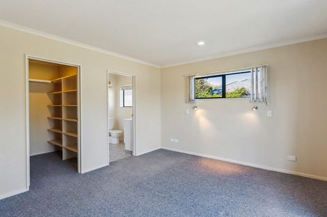 Photo of property in 32 Monarch Place, Paraparaumu Beach, Paraparaumu, 5032