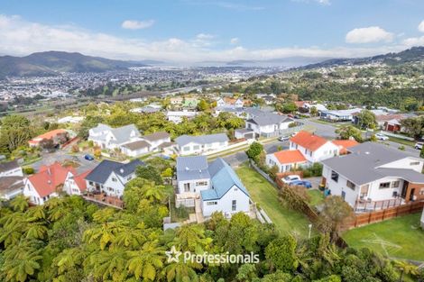 Photo of property in 3 Lone Tree Grove, Kelson, Lower Hutt, 5010