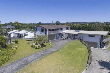 Photo of property in 144 Taupaki Road, Taupaki, Henderson, 0782