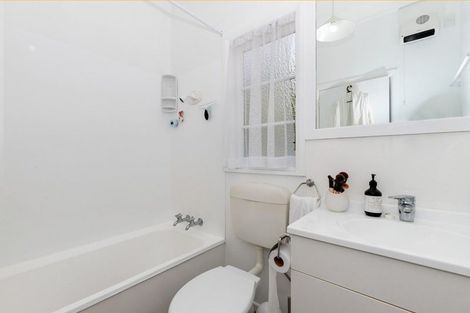 Photo of property in 16a Bains Avenue, Hamilton East, Hamilton, 3216