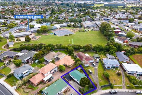 Photo of property in 2b Porter Avenue, Te Atatu South, Auckland, 0610