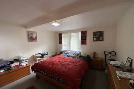 Photo of property in 19 Duchess Place, Maupuia, Wellington, 6022