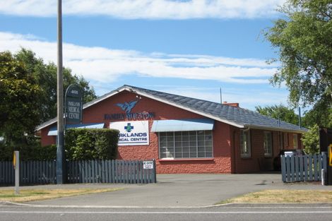 Photo of property in 401 Mairehau Road, Parklands, Christchurch, 8083