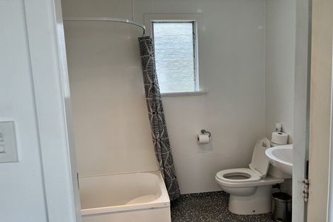 Photo of property in 6 Kaitawa Street, Waikanae Beach, Waikanae, 5036