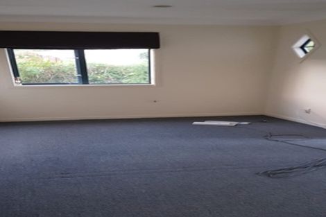 Photo of property in 152a Newlands Road, Newlands, Wellington, 6037