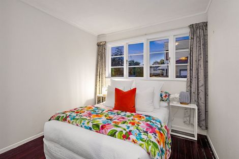 Photo of property in 1/86 Beach Road, Castor Bay, Auckland, 0620