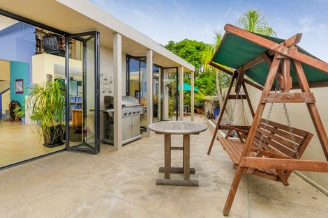 Photo of property in 123 Golf Road, Titirangi, Auckland, 0600