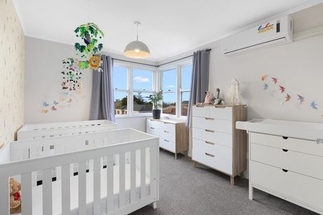 Photo of property in 5 Humphrey Kemp Avenue, Henderson, Auckland, 0612