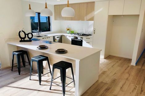 Photo of property in 36 Lumbarda Drive, Kumeu, 0810