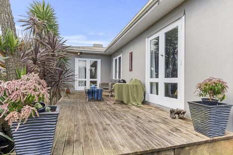 Photo of property in 71 Mountain Road, Sentry Hill, New Plymouth, 4373
