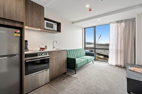 Photo of property in Proximity Apartment Hotel, 906/172u Thorndon Quay, Pipitea, Wellington, 6011