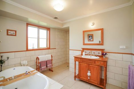 Photo of property in 38b Winton Lorneville Highway, Winton, 9781