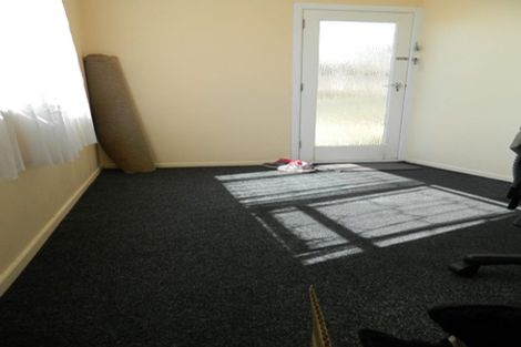 Photo of property in 3 Merritt Way, Newlands, Wellington, 6037