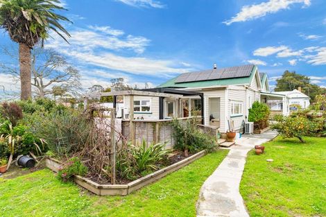 Photo of property in 10 Franklin Road, Paparoa, 0571