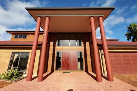 Photo of property in 27 Mansion Court, West Harbour, Auckland, 0618