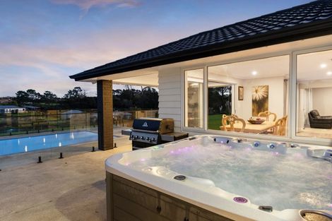 Photo of property in 43e Terry Smyth Drive, Kumeu, 0892