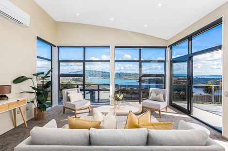 Photo of property in 6 Seascape View, Paremata, Porirua, 5024