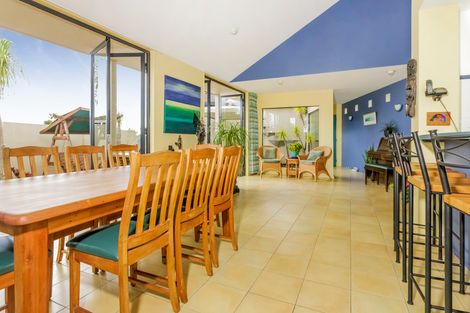 Photo of property in 123 Golf Road, Titirangi, Auckland, 0600