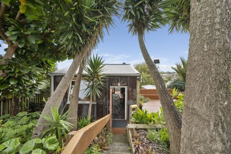 Photo of property in 11 Mount View Place, Spotswood, New Plymouth, 4310