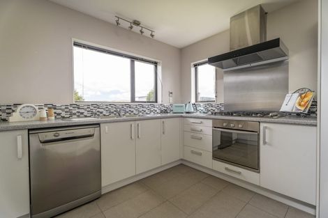 Photo of property in 213 Mark Avenue, Grenada Village, Wellington, 6037