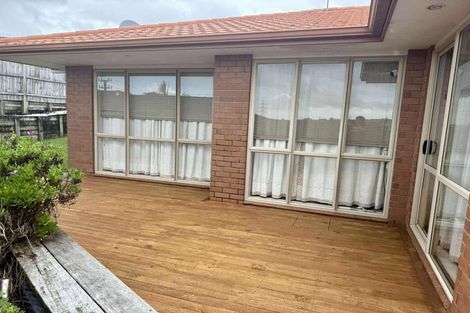Photo of property in 13 Dovey Place, Massey, Auckland, 0614