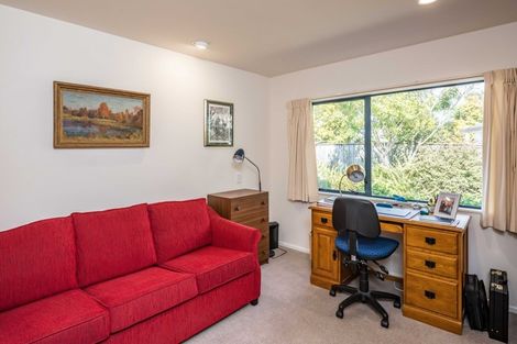 Photo of property in 8 Leigh Place, Paraparaumu Beach, Paraparaumu, 5032