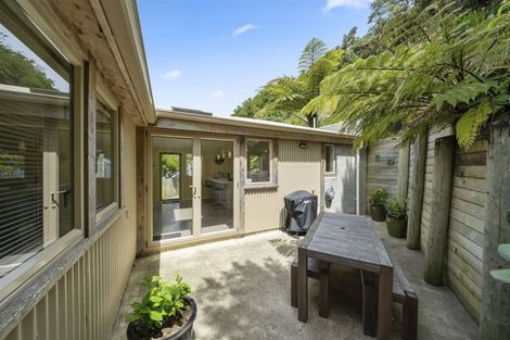 Photo of property in 23 Doris Gordon Crescent, Crofton Downs, Wellington, 6035