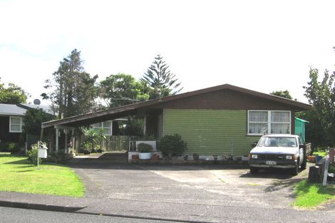 Photo of property in 8 Clinton Avenue, Te Atatu Peninsula, Auckland, 0610