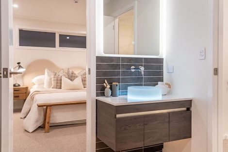 Photo of property in 70d Heretaunga Square, Silverstream, Upper Hutt, 5019