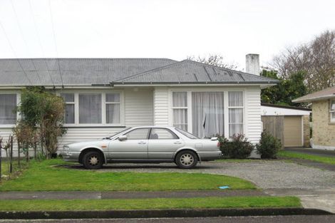 Photo of property in 19 Karaka Crescent, Levin, 5510