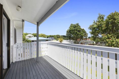 Photo of property in 8 Tahurangi Place, Spotswood, New Plymouth, 4310